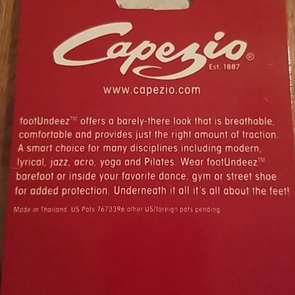 New Capezio Black Footundeez Yoga Dance Half Soles
